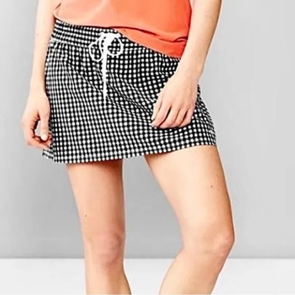 GapFit small gingham golf skirt